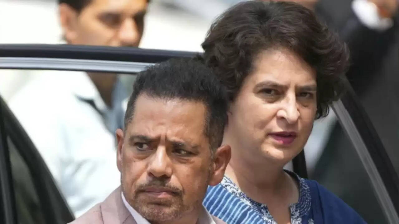 रॉबर्ट वाड्रा ने उठाए प्रदूषण और बेरोजगारी के मुद्दे, प्रियंका गांधी को लेकर भी की चर्चा