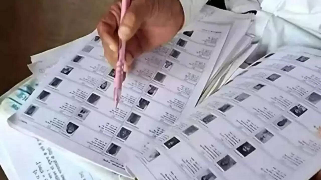 कोलकाता की गुलशन कॉलोनी में वोटर लिस्ट विवाद: राजनीतिक हलचल तेज