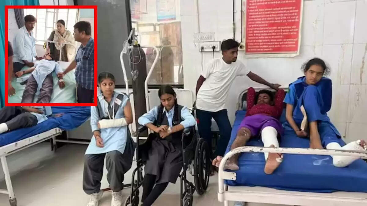 राजस्थान में तिरंगा रैली के दौरान बेकाबू सांडों का हमला, 15 बच्चे घायल