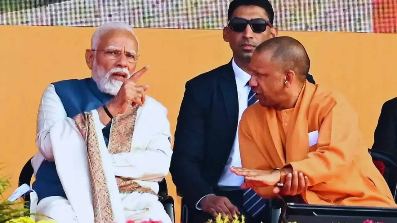 उत्तर प्रदेश में योगी सरकार में बड़े बदलाव की तैयारी: क्या होगा कैबिनेट का नया चेहरा?