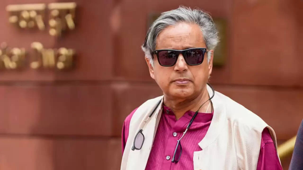 Shashi Tharoor का अमेरिका पर कड़ा हमला: भारत को मिले भेदभावपूर्ण टैरिफ