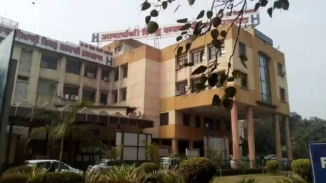 दिल्ली अस्पताल में विधायक और डॉक्टरों के बीच विवाद: क्या है मामला?