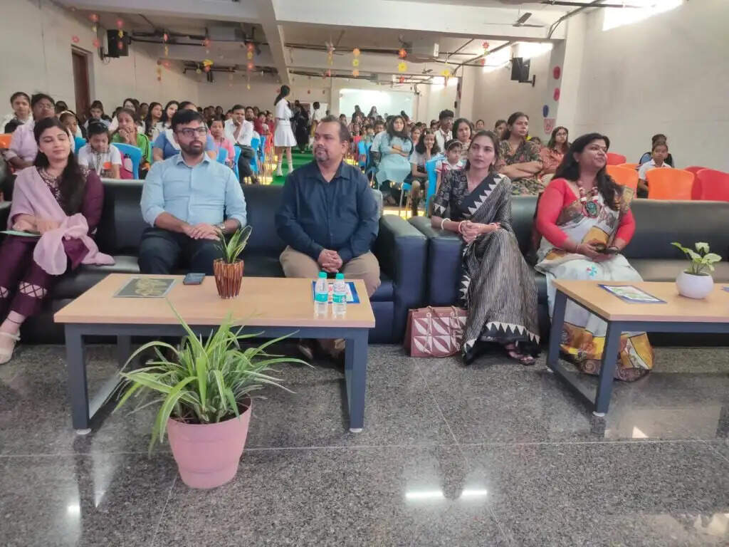 ग्रेटर नोएडा में अंतर-विद्यालय कला प्रतियोगिता 'स्मॉल हैंड्स बिग आर्ट 7.0' का सफल आयोजन