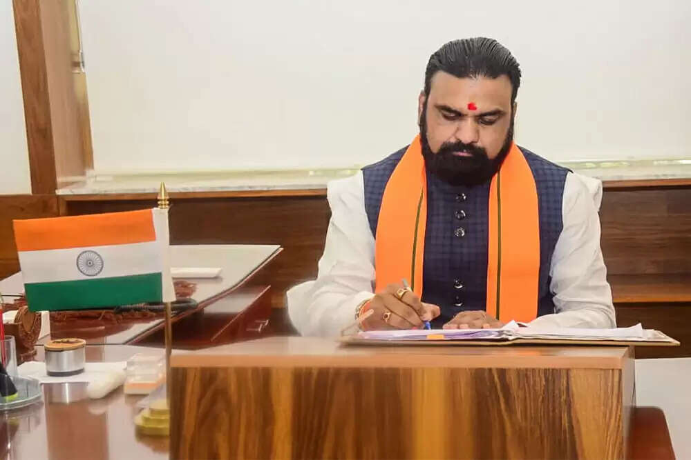 बिहार में भाजपा के पहले मुख्यमंत्री का शपथ समारोह: उत्सव की कमी के पीछे की वजहें