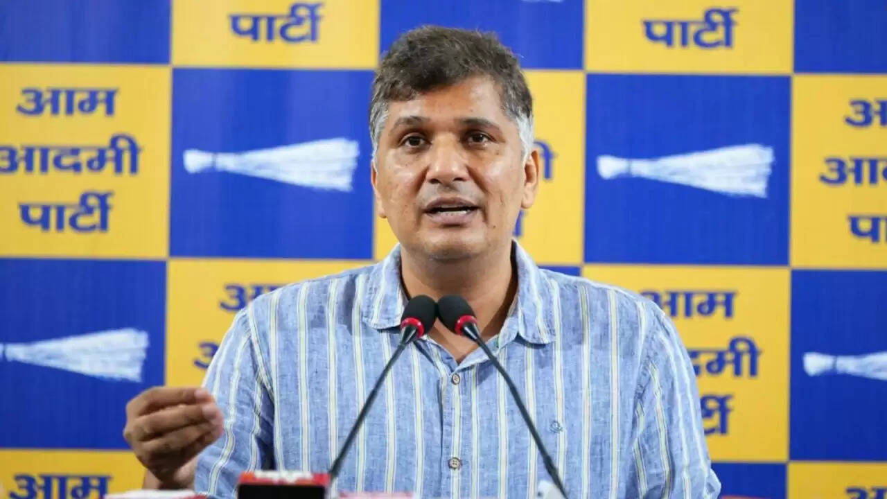 दिल्ली में बारिश ने खोली जल निकासी व्यवस्था की पोल: AAP का BJP पर हमला