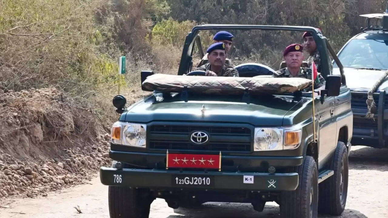 पाकिस्तान के सेना प्रमुख का जॉर्डन दौरे पर उग्र बयान