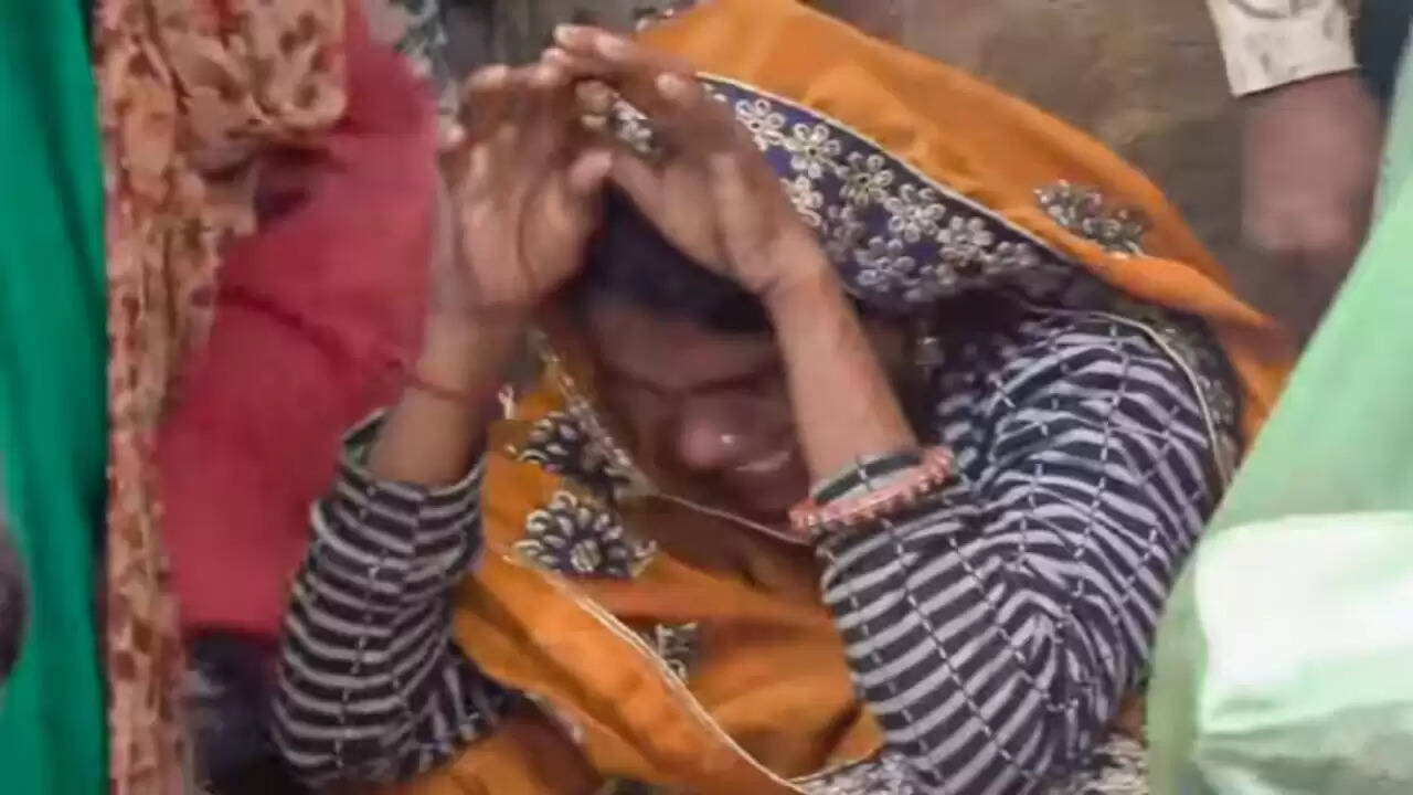 राजस्थान में स्कूल की छत गिरने से बच्चों की मौत: परिवारों का शोक और सरकार की कार्रवाई