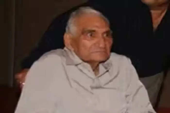 बी. आर. चोपड़ा: एक महान फिल्म निर्माता की प्रेरणादायक यात्रा