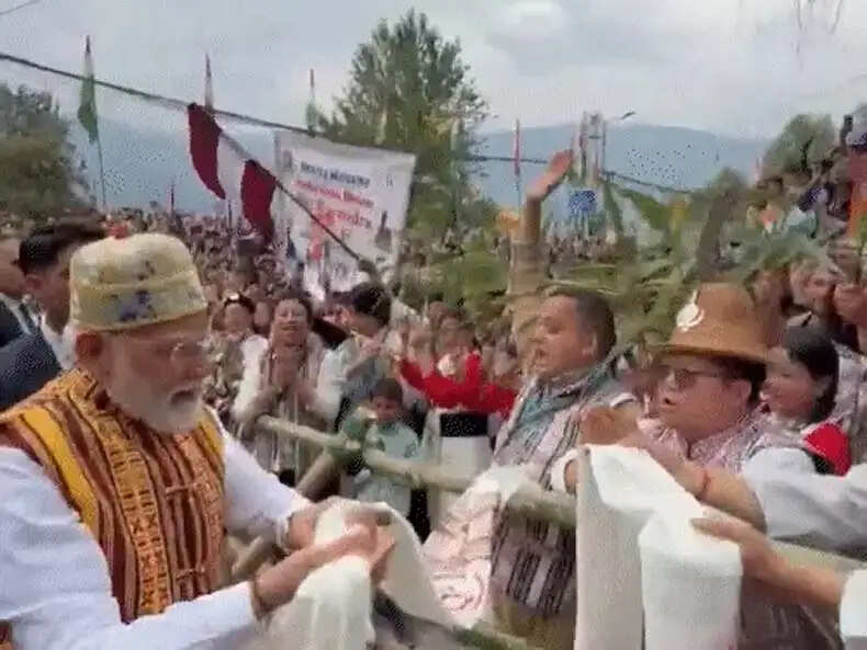 पीएम मोदी का सिक्किम दौरा: 4000 करोड़ की परियोजनाओं का शिलान्यास