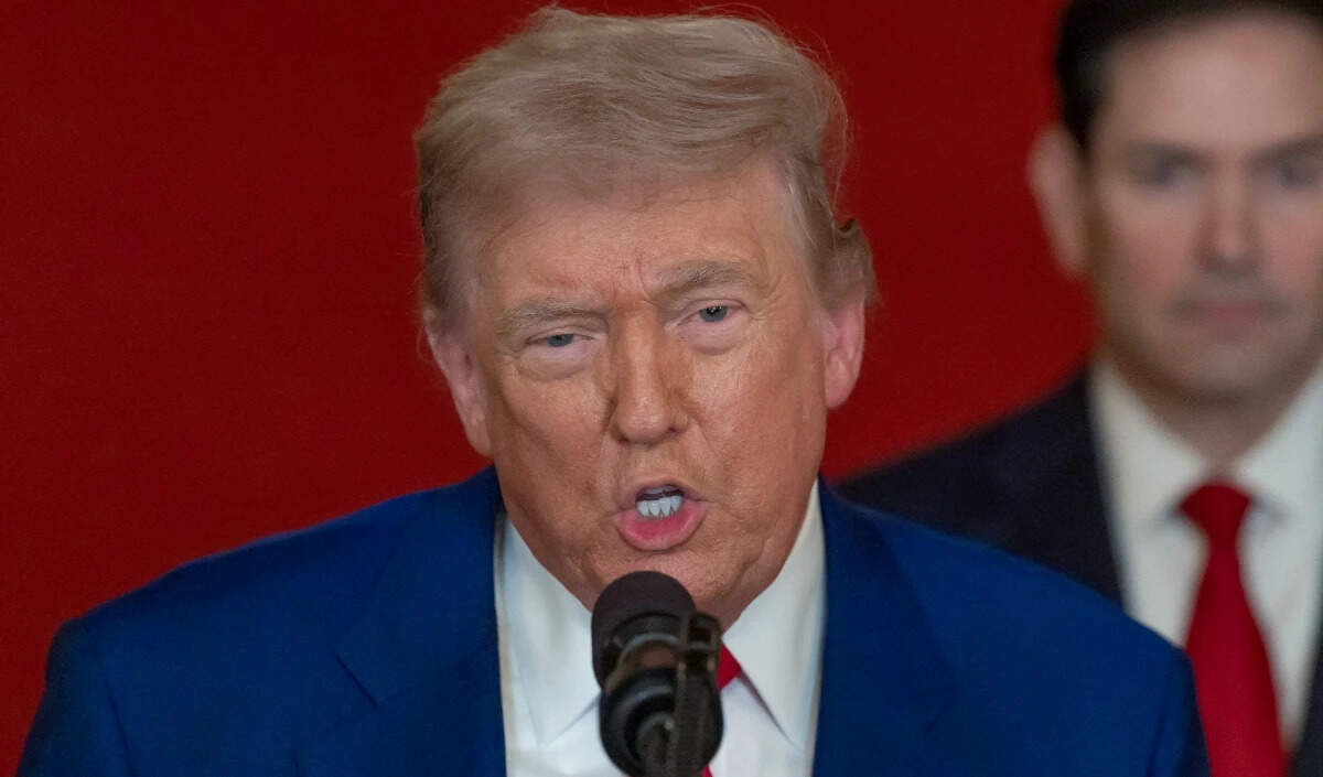 ट्रंप का ईरान पर सैन्य लक्ष्यों के करीब होने का दावा, होर्मुज जलडमरूमध्य की सुरक्षा पर जोर