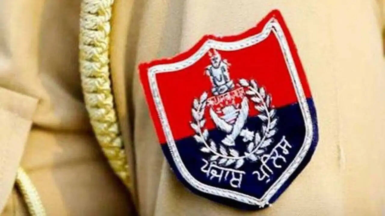 पंजाब पुलिस ने अमृतसर में नशीले पदार्थों और हथियारों की तस्करी का किया भंडाफोड़
