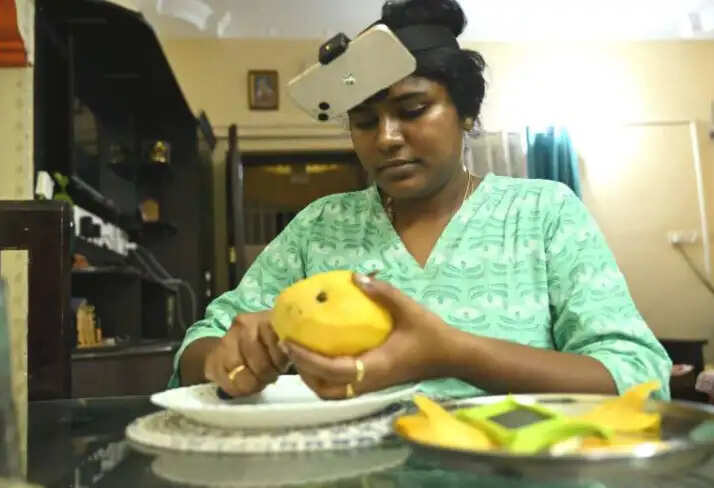भारतीय महिलाएं किचन रोबोट्स को दे रही हैं प्रशिक्षण, AI का भविष्य