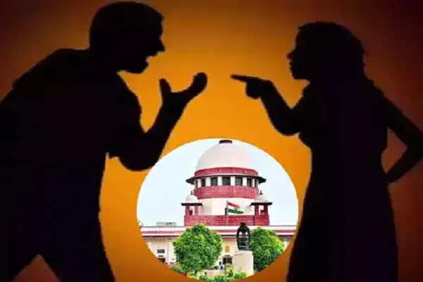 सुप्रीम कोर्ट की महत्वपूर्ण टिप्पणी: पति-पत्नी के विवाद में अहंकार छोड़ने की सलाह