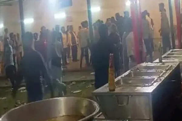 बिजनौर में निकाह समारोह में चिकन फ्राई को लेकर विवाद, पुलिस की मदद से संपन्न हुआ कार्यक्रम