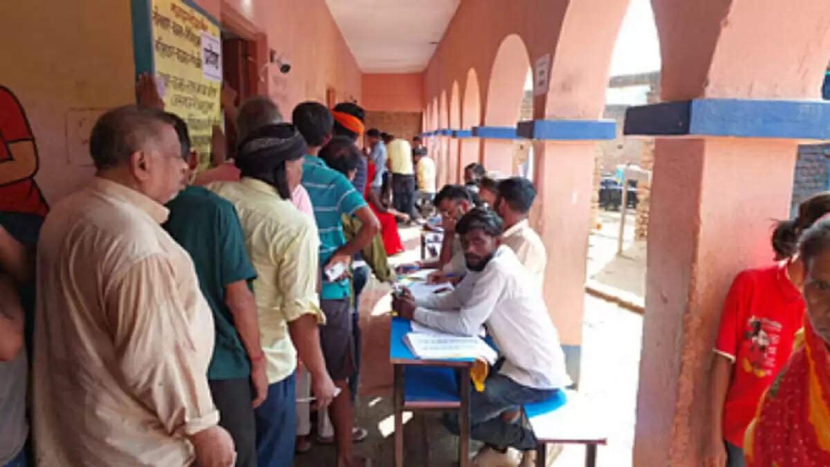 बिहार में नगरपालिका चुनाव: मोबाइल से वोटिंग का नया अनुभव