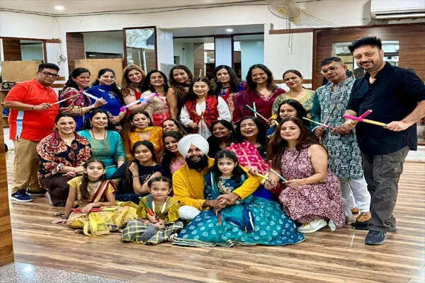 जिमखाना क्लब में धूमधाम से मनाया गया डांडिया नाइट