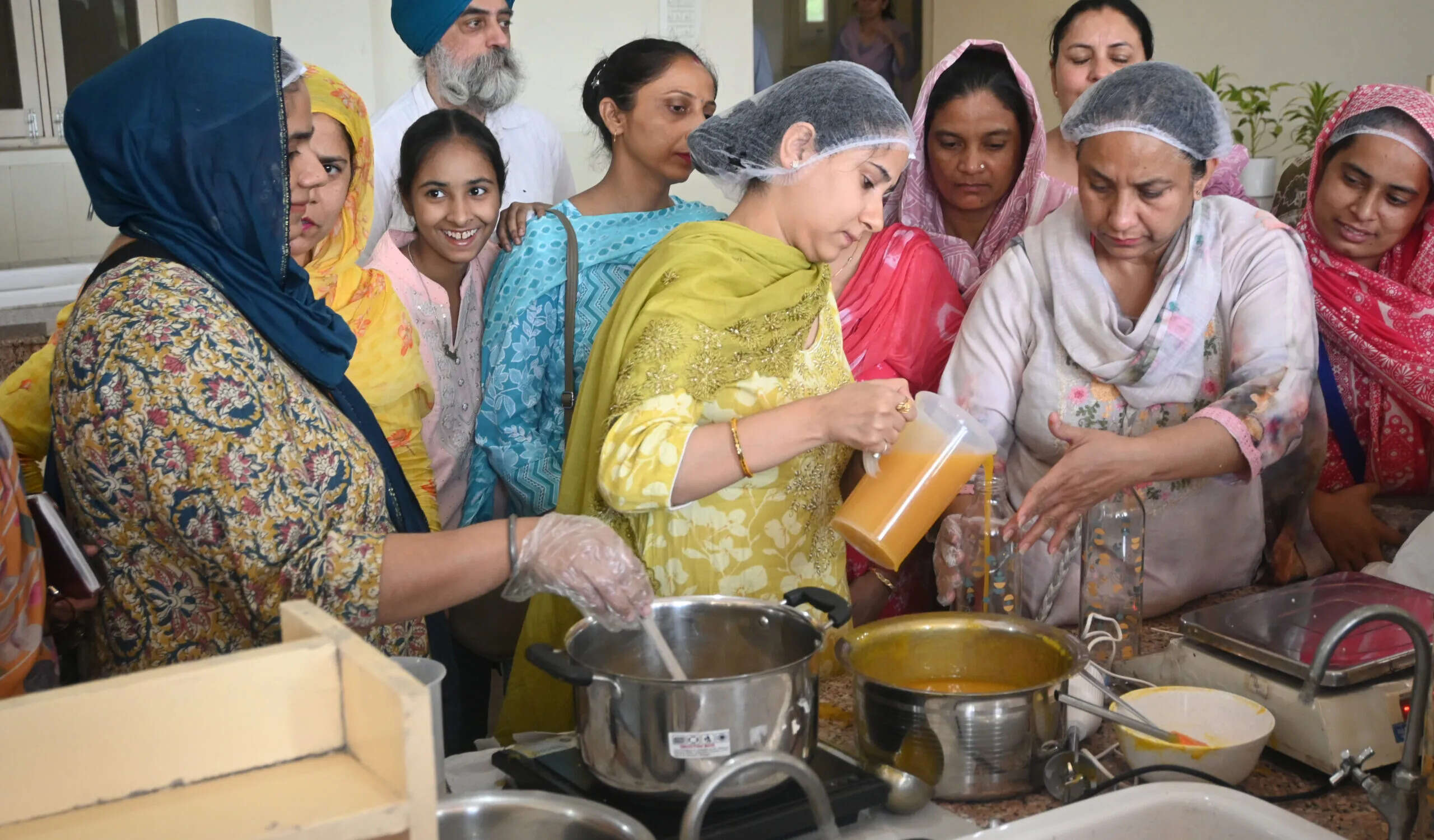 खालसा कॉलेज में महिलाओं के लिए फूड प्रोसेसिंग कार्यशाला का आयोजन