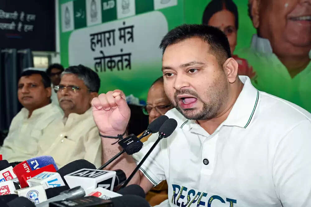 बिहार विधानसभा चुनाव 2025: गठबंधनों के बीच संघर्ष की तैयारी
