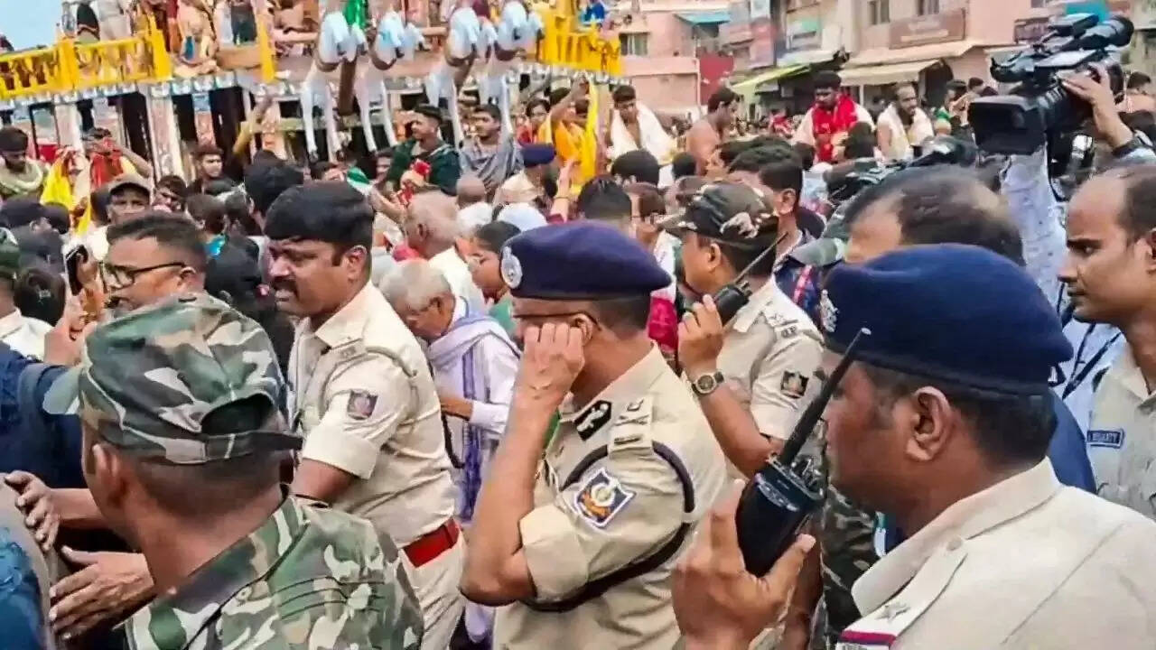 पुरी में रथ यात्रा के दौरान भगदड़ से तीन की मौत, सरकार ने की कार्रवाई
