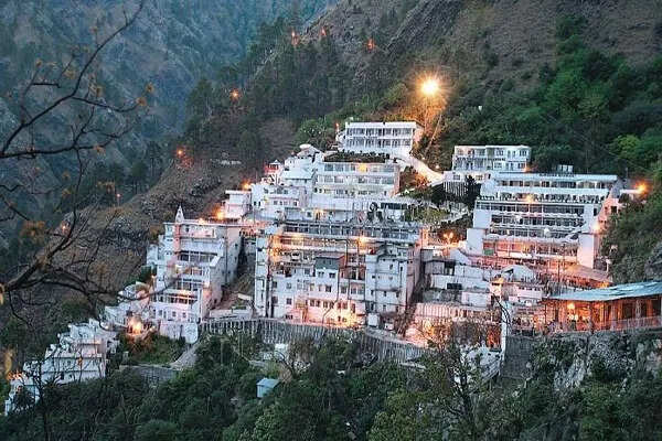 माता वैष्णो देवी यात्रा 5 से 7 अक्टूबर तक स्थगित, मौसम की चेतावनी के कारण