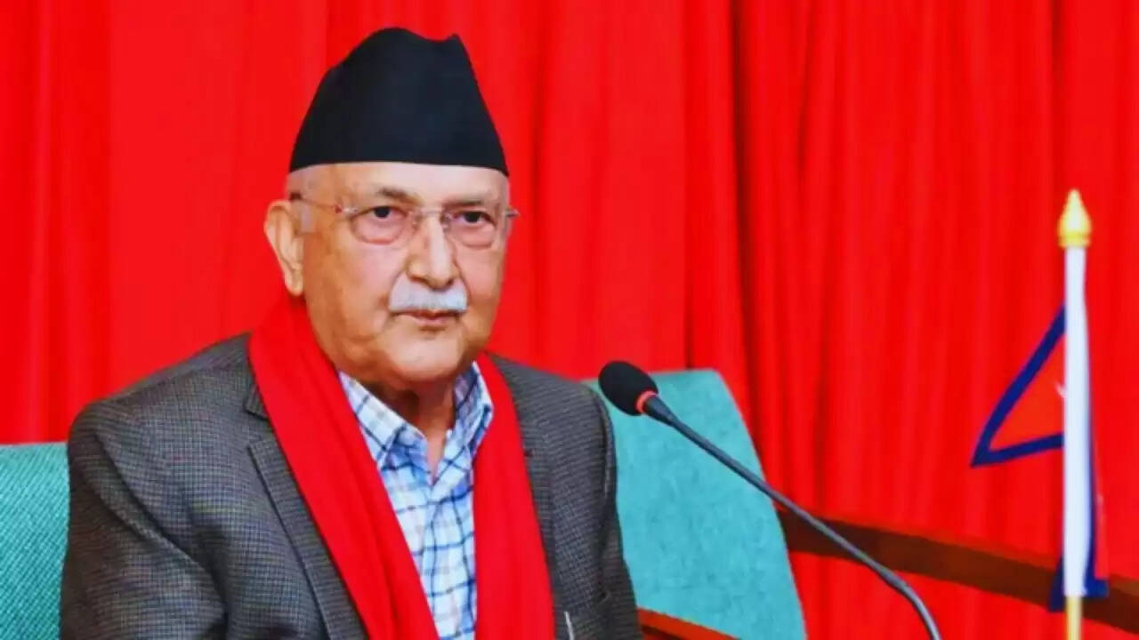 नेपाल में पूर्व पीएम केपी शर्मा ओली पर यात्रा प्रतिबंध: क्या है वजह?