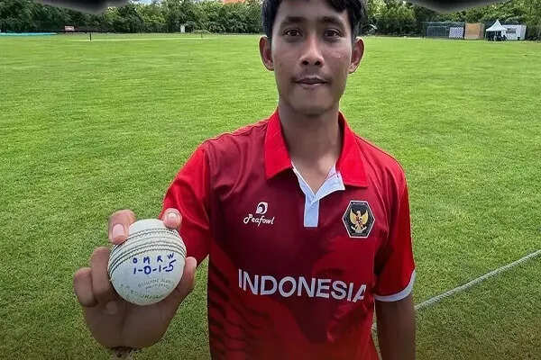 इंडोनेशिया के गेंदबाज ने टी20 अंतरराष्ट्रीय में बनाया नया रिकॉर्ड