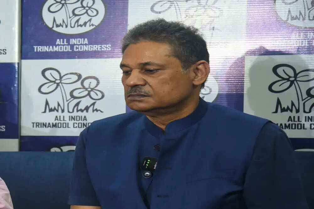 कीर्ति आजाद ने बागी सांसदों को 'गद्दार' कहा, पार्टी छोड़ने की दी सलाह