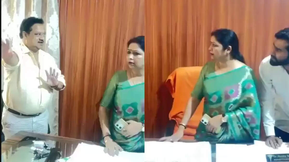 बिजनौर CHC में महिला आयोग की सदस्य और डॉक्टर के बीच विवादित बातचीत का वीडियो वायरल