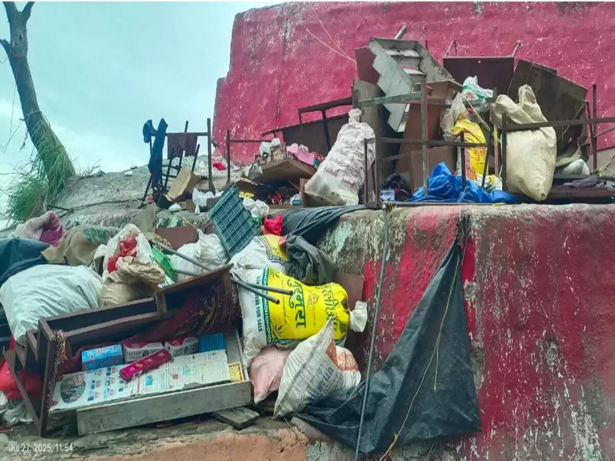 हरिद्वार के मनसा देवी मंदिर में भगदड़: 6 श्रद्धालुओं की मौत, 28 घायल