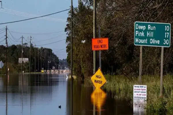 अमेरिका के पूर्वी तट पर बर्फीले तूफान की चेतावनी, उड़ानें रद्द