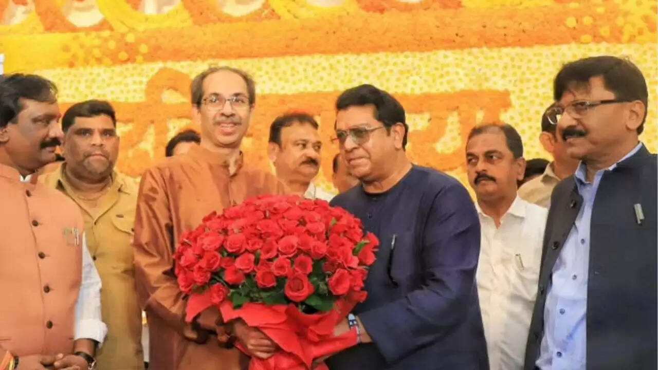 राज ठाकरे और उद्धव ठाकरे की मुलाकात: राजनीतिक रिश्तों में नई शुरुआत