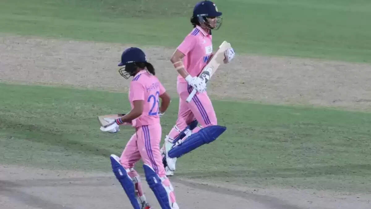 भारत और ऑस्ट्रेलिया महिला क्रिकेट टीम के बीच तीसरे वनडे का रोमांचक नज़ारा