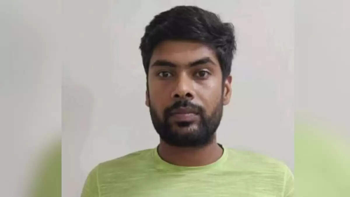 भारतीय नौसेना के क्लर्क विशाल यादव की पाकिस्तान के लिए जासूसी के आरोप में गिरफ्तारी