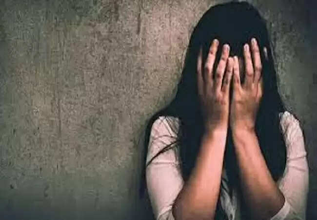 बरेली में महिला इंजीनियर पर पड़ोसी डॉक्टर का हमला, गंभीर चोटें आईं