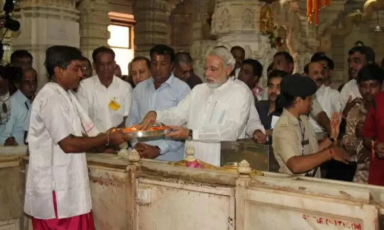 प्रधानमंत्री मोदी ने सोमनाथ मंदिर की ऐतिहासिक यात्रा को किया याद
