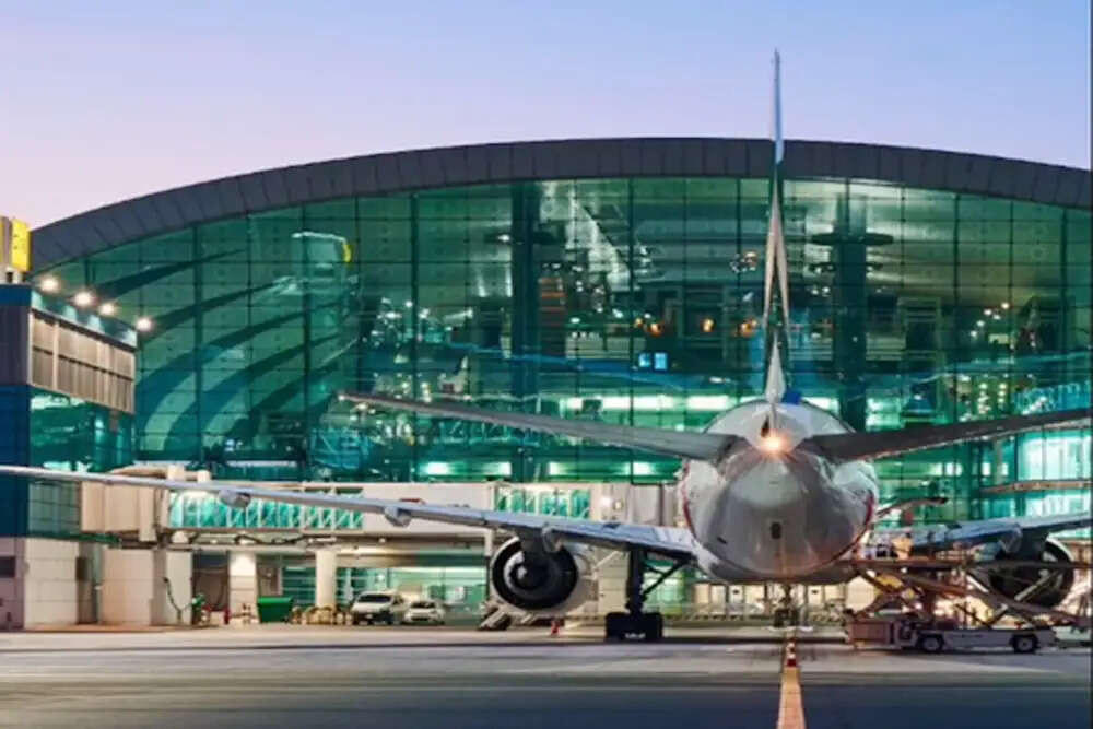 दुबई एयरपोर्ट ने आंशिक हवाई सेवाएं फिर से शुरू कीं