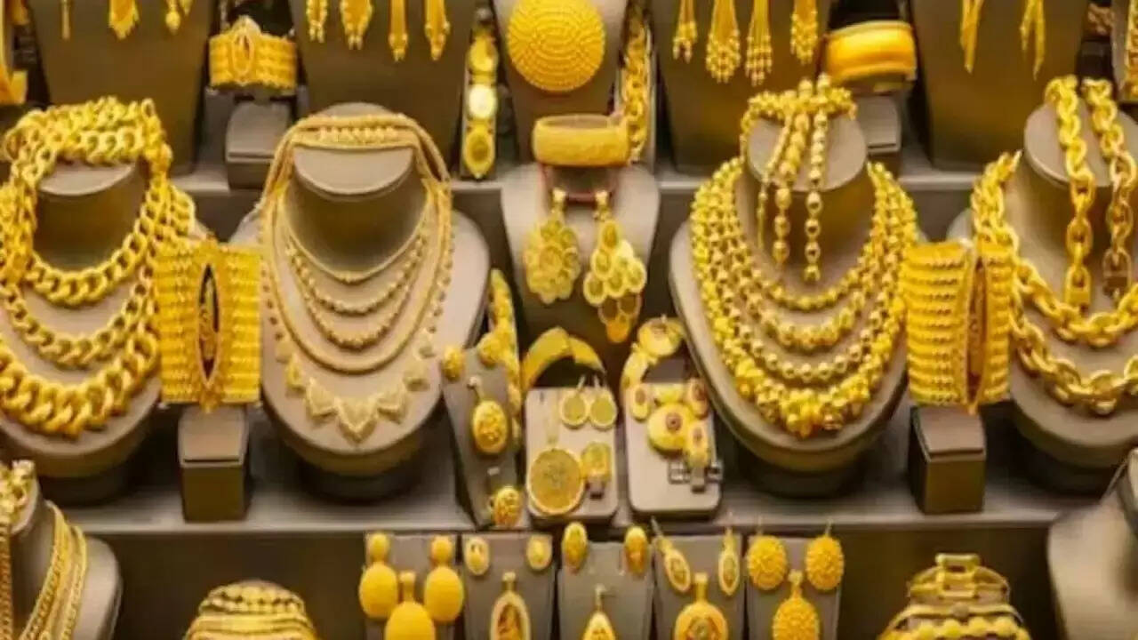 सोने और चांदी की कीमतों में बदलाव: जानें आज के ताजा आंकड़े