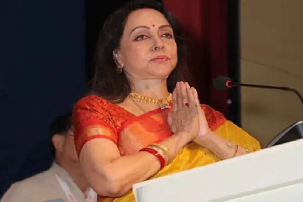 धर्मेंद्र की तबीयत पर फैली अफवाहों का खंडन, हेमा मालिनी ने जताया गुस्सा