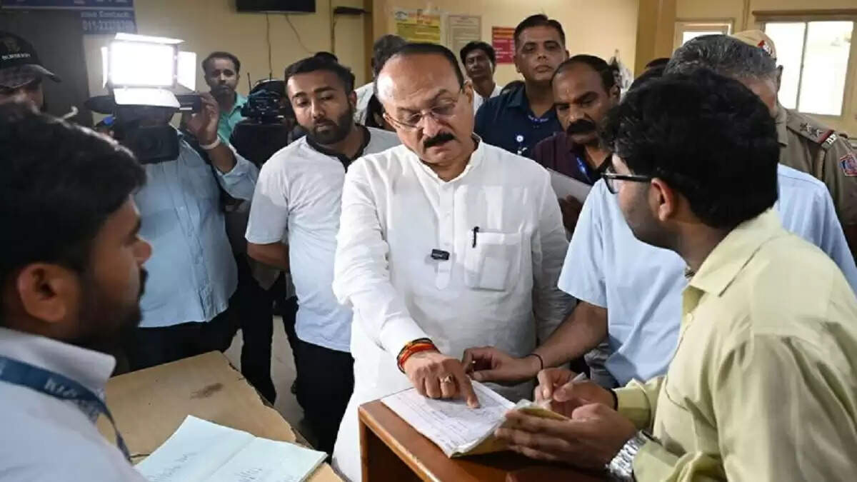 दिल्ली सरकार ने रैन बसेरों में धांधली के आरोपों की जांच का आदेश दिया