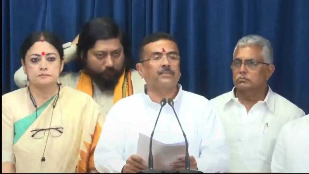 पश्चिम बंगाल में मंत्रियों के बीच विभागों का बंटवारा, सीएम ने संभाली गृह मंत्रालय