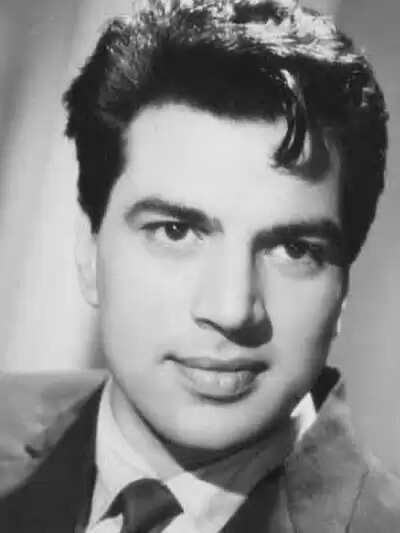 बॉलीवुड के ही-मैन धमेंद्र का निधन, फिल्म इंडस्ट्री में शोक की लहर