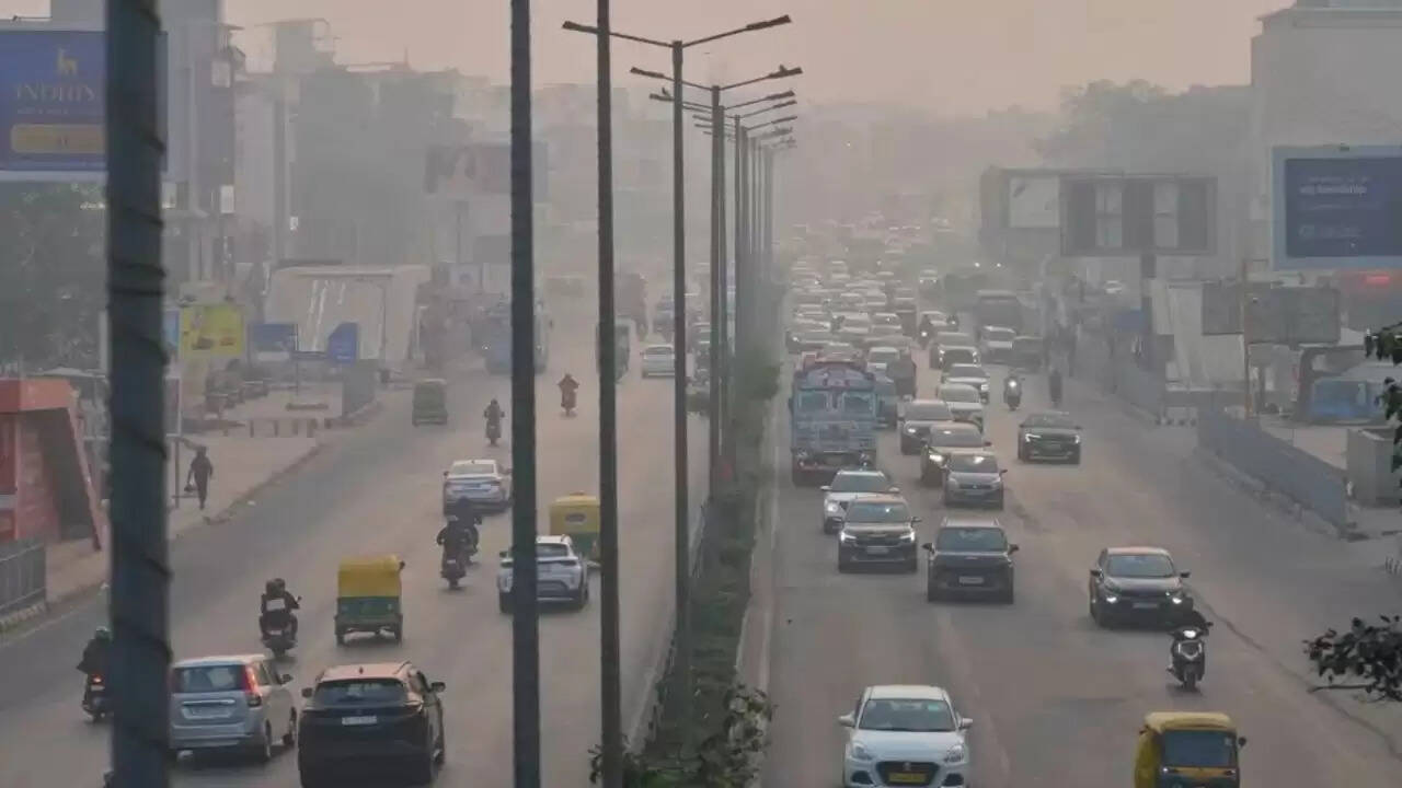 दिल्ली में प्रदूषण नियंत्रण के लिए सख्त कदम: 'नो पीयूसी, नो फ्यूल' अभियान की शुरुआत