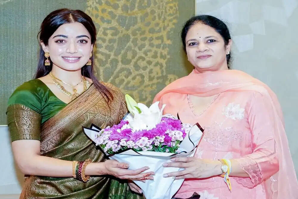 रश्मिका मंदाना ने तेलंगाना गद्दर फिल्म अवॉर्ड्स में सर्वश्रेष्ठ अभिनेत्री का खिताब जीता