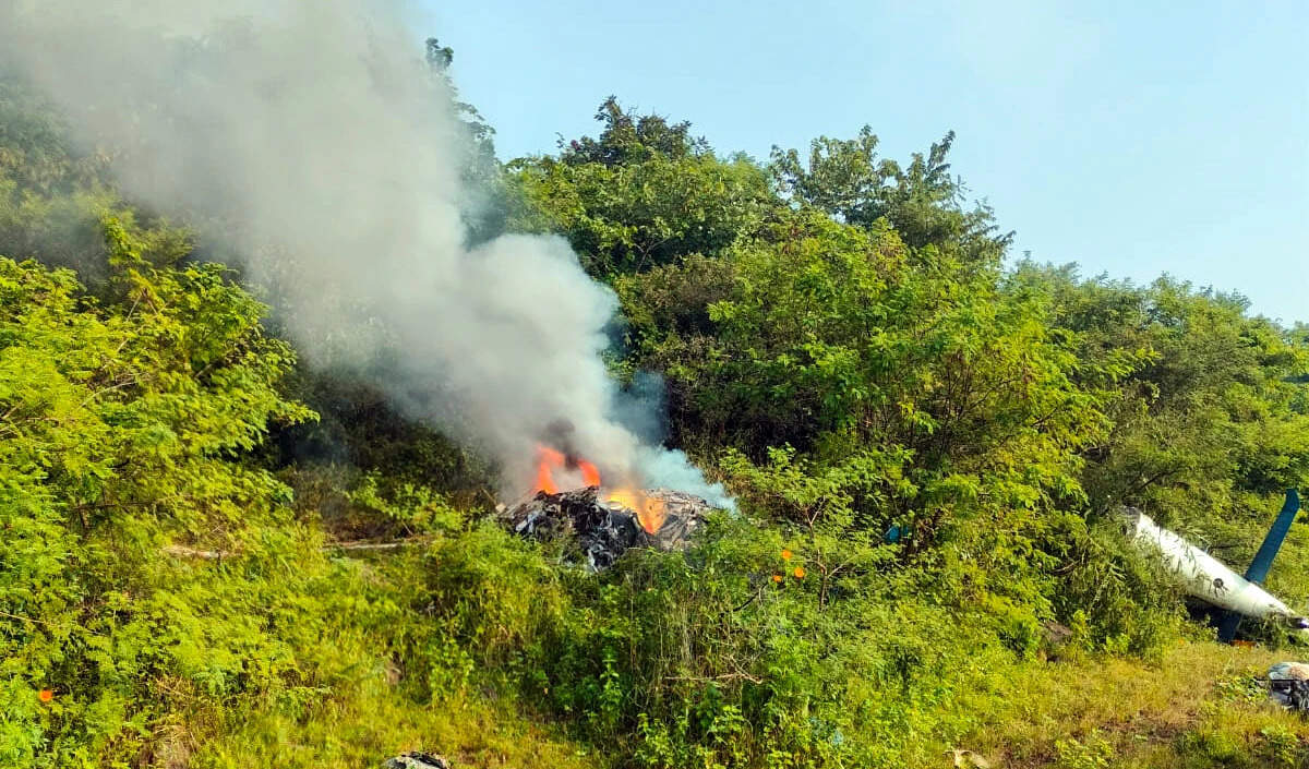 एरिजोना में हेलीकॉप्टर दुर्घटना में चार लोगों की जान गई