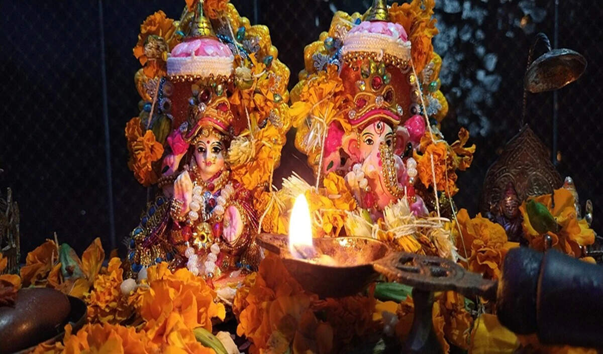 धनतेरस 2025: पूजा विधि और खरीदारी के शुभ मुहूर्त