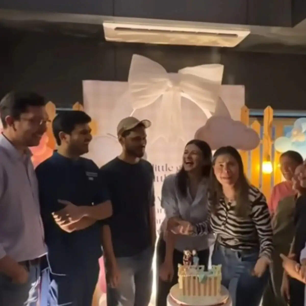 संभावना सेठ बनीं मां: सरोगेसी से जुड़वां बच्चों का स्वागत