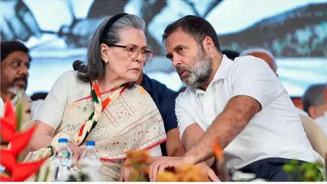 सोनिया और राहुल गांधी के खिलाफ मनी लॉन्ड्रिंग मामले में सुनवाई शुरू
