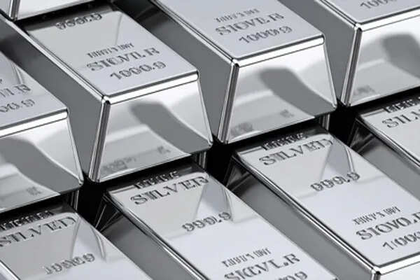 सोने, चांदी और कॉपर की कीमतों में गिरावट: जानें कारण