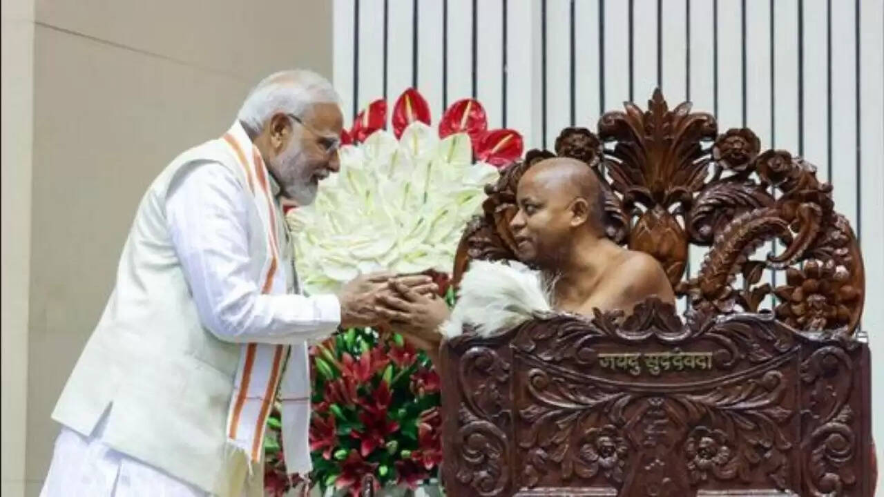 प्रधानमंत्री मोदी ने आतंकवाद के खिलाफ सख्त नीति और नौ संकल्पों की घोषणा की