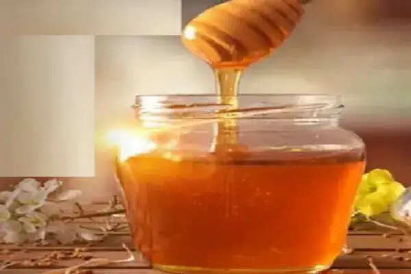 गर्मियों में शहद का सेवन: लाभ या हानि?